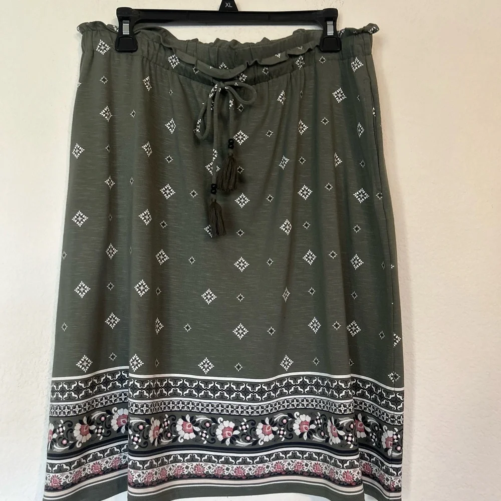 J.Jill Medium Olive Pull on Tasseled Tie-Waist Printed Knit Skirt With Pockets